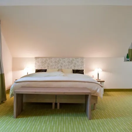 Berggasthof & Sennhuette Hotel